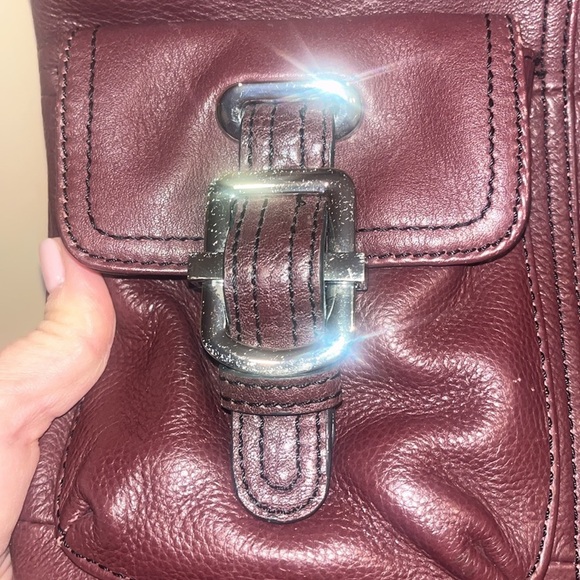 Etienne Aigner plum leather crossbody bag in preowned condition/ OS - Picture 4 of 6